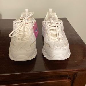 Sketchers white tennis shoes with pink flowers